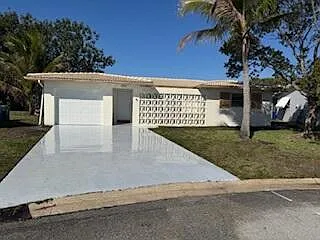 1550 NW 70th Ter — Photo 4