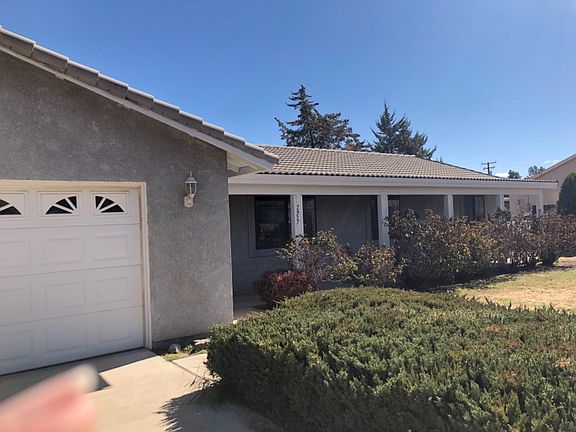 3rd image of 7457 Oxford Ave