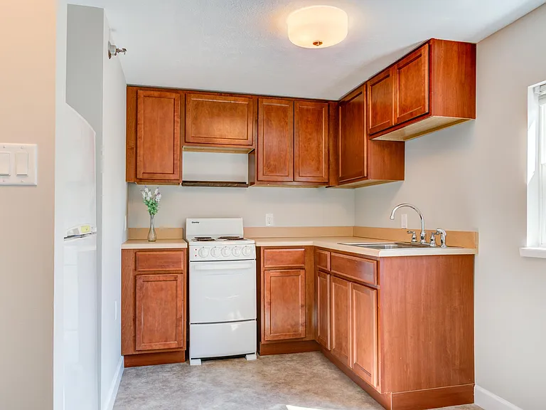 1320 Hillcrest Rd #6 — Photo 6