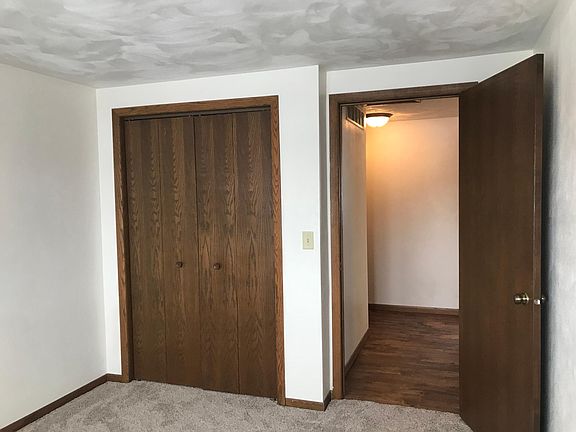 5th image of 523 Ashbury Dr