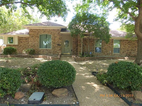 2nd image of 2203 Buttercup Dr