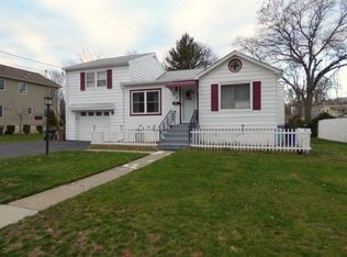 128 Church St, Mahwah, NJ 07430