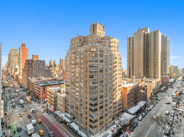 360 East 72nd Street image 13 of 21