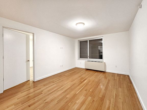 3rd image of 52-05 Queens Blvd #4F