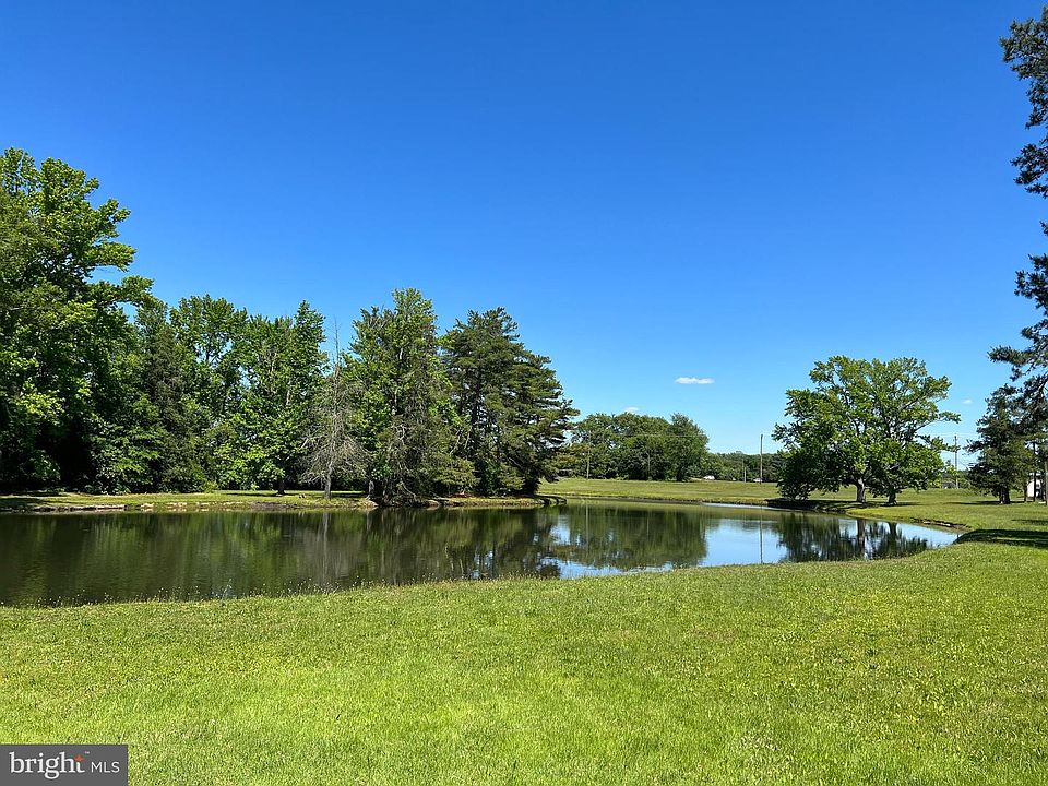 1st image of 143 Ashwood Dr
