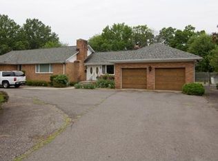 90 Devon Rd, Colonia, NJ 07067