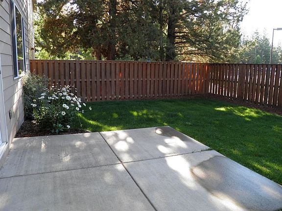 4th image of 19581 Salmonberry Ct