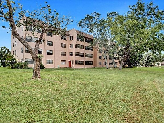 5th image of 10451 Sunrise Lakes Blvd APT 404
