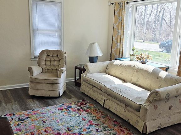 3rd image of 2635 Parkway Dr