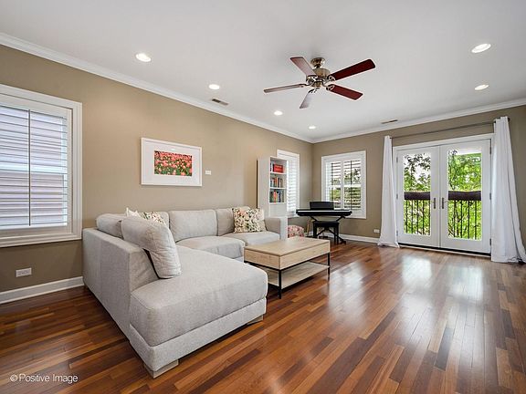 3rd image of 2849 N Ashland Ave #2S