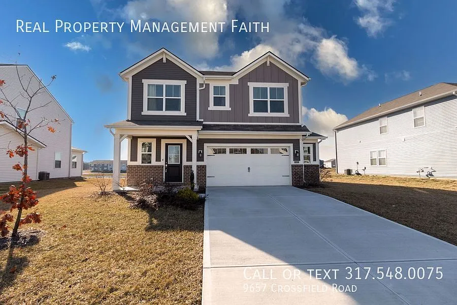 4-bedroom in Avon — Photo 1