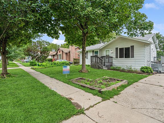 2nd image of 804 E Spring St