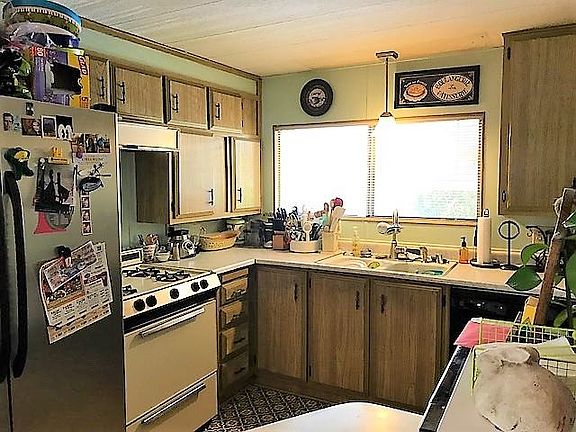 5th image of 6011 Revolution Ln