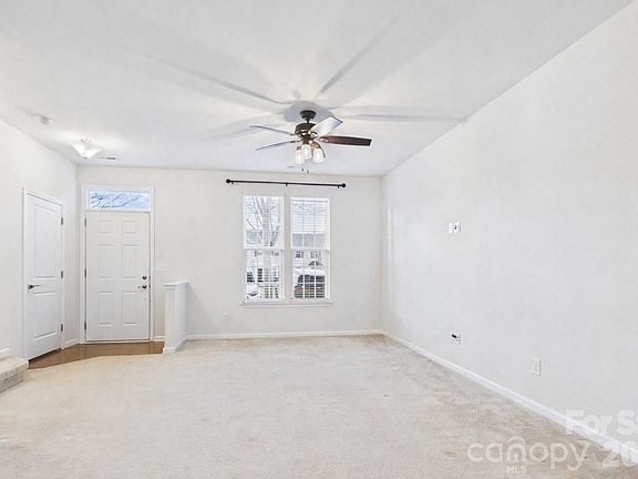 3rd image of 2440 Mariners Cove Ln