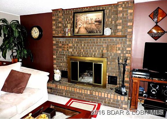 4th image of 69 Palm Ln