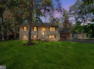 1052 Hampton Dr, Crownsville, MD 21032