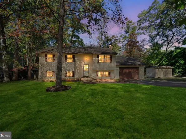 1052 Hampton Dr, Crownsville, MD 21032