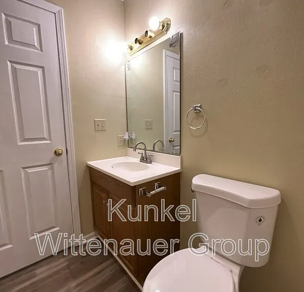 504 Draco Dr — Photo 21