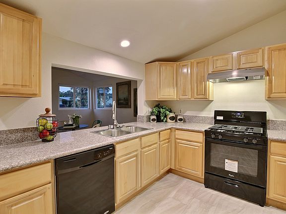 5th image of 16822 Lawnwood St