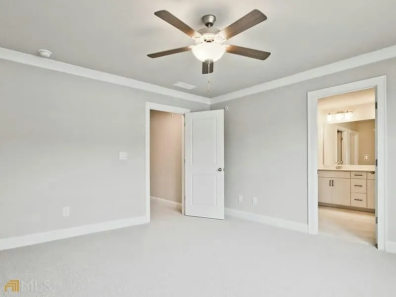 1045 Knoxboro Lane — Photo 4