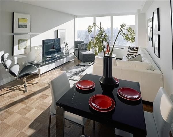 2nd image of 125 W 31st St APT 30D