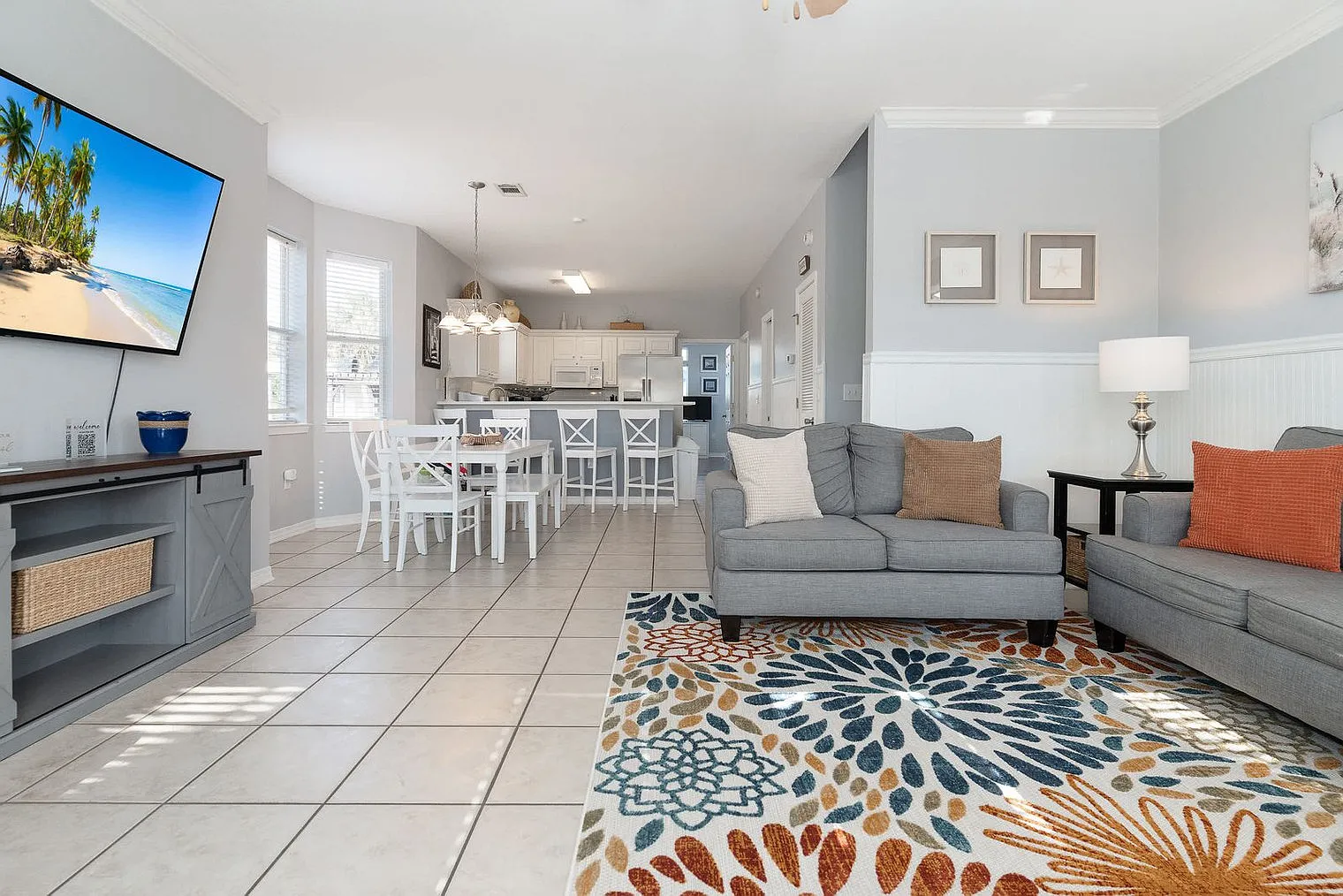 6 bed, 5.0 bath, 2798 sqft, $10,014 — Photo 2
