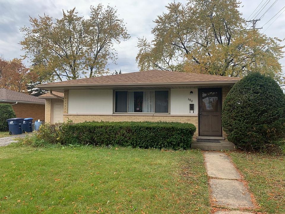 1st image of 680 Clayton Ln