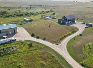 33257 W Ten Range Rd, Rural Mountain View County, AB T4H 1J5