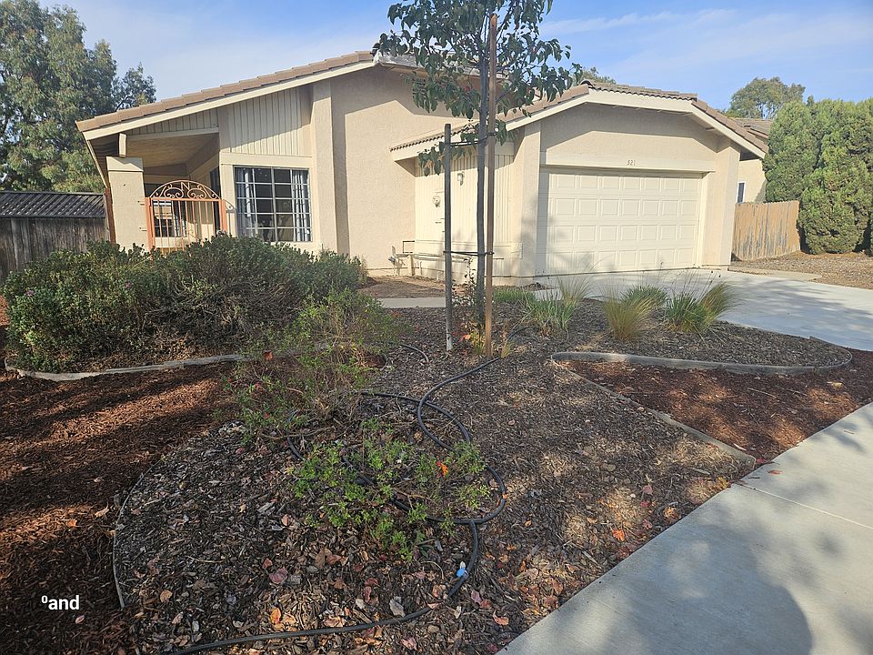 1st image of 521 Calle Grande Cir