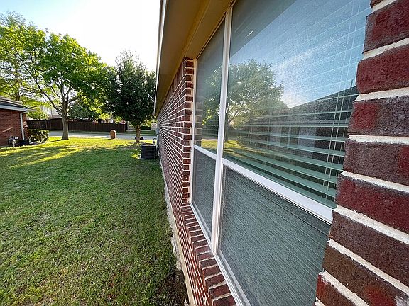 2nd image of 937 Mockingbird Dr