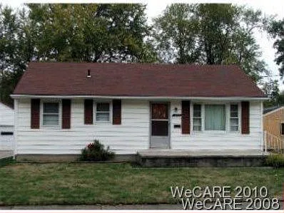 1033 E Franklin St photo 1