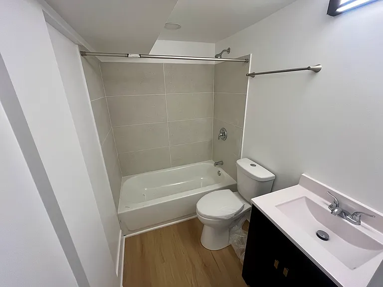 1812 W Cortland St #1F — Photo 23