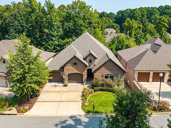 4th image of 129 Cove Creek Ct