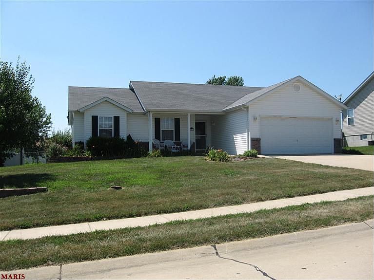 1st image of 21 N Camelot Dr