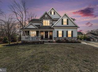 2105 Devon Ln, Pennsburg, PA 18073