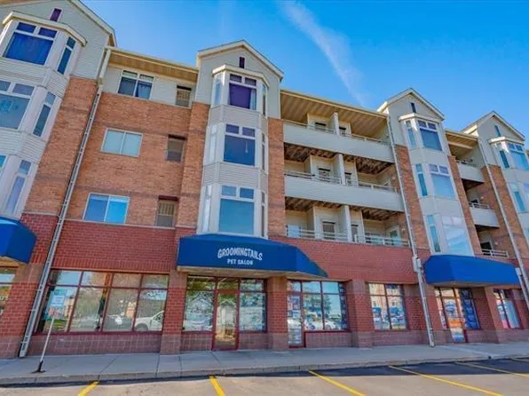 301 Harbour Town Dr APT 208, Madison, WI 53717