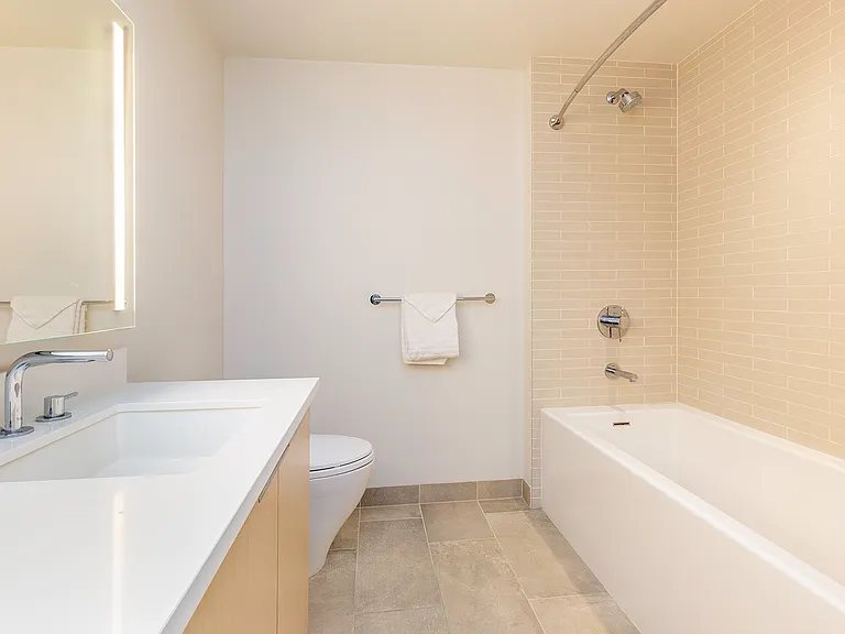 1001 Queen St #3404 — Photo 24