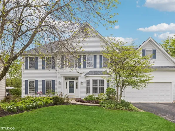 1324 Prairie Ct, West Chicago, IL 60185