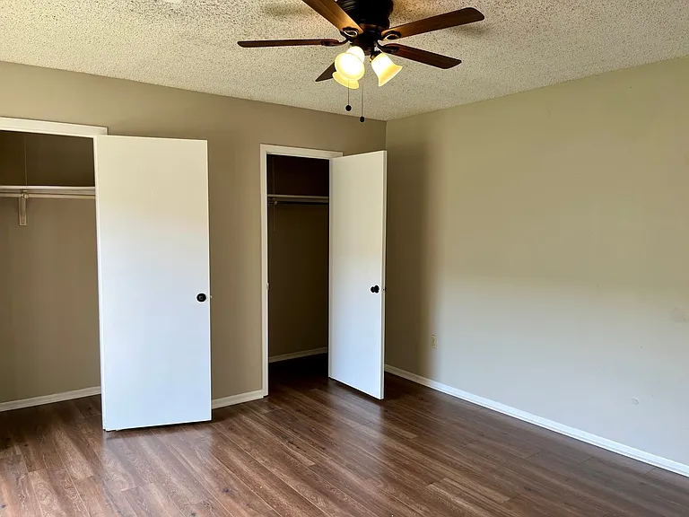5120 Everett Ln — Photo 9