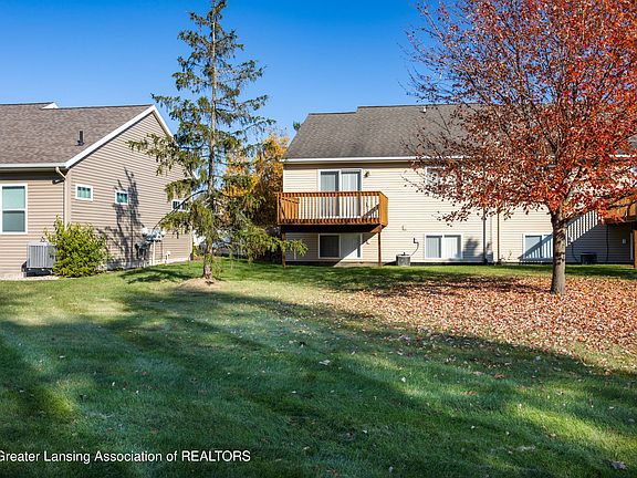 3rd image of 8711 Huntington Dr