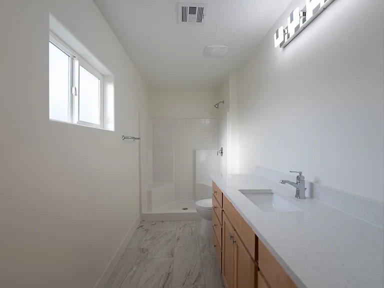 541 W Mesquite Blvd — Photo 28