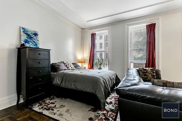 Rented by Bond New York | media 2