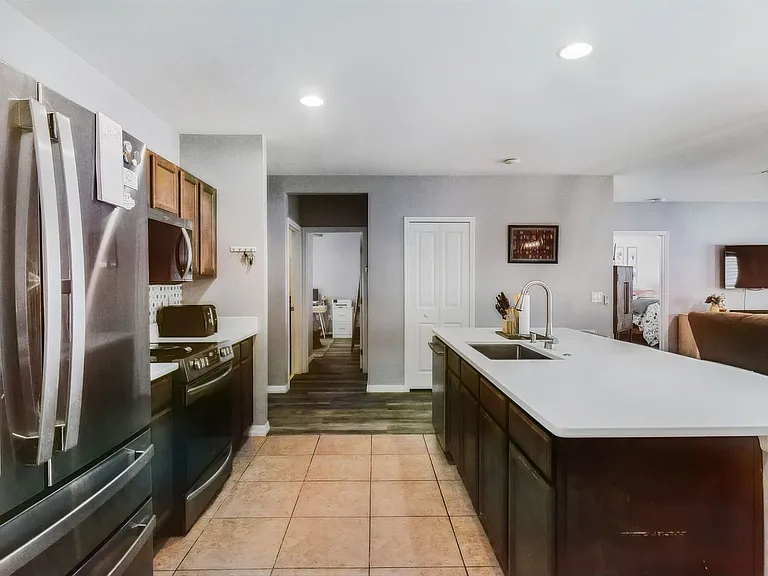 107 Parkhurst Ln — Photo 11