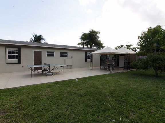 3rd image of 6201 SW 15th Ct
