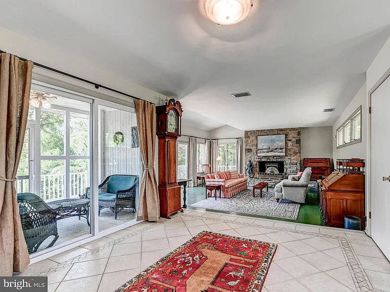 1552 Glencoe Rd — Photo 12