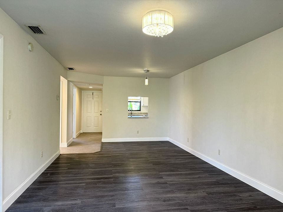 1st image of 130-136 Cape Coral Pkwy W #4