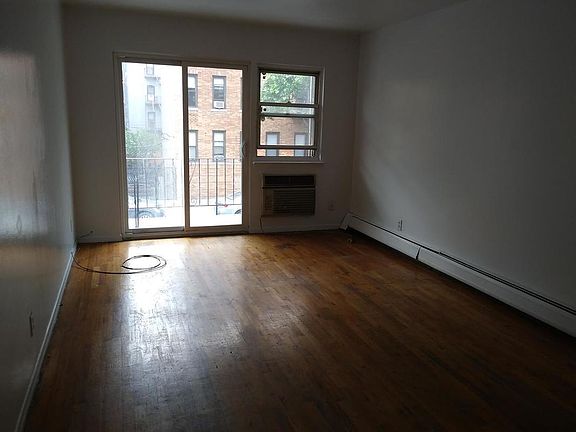 2nd image of 2504 38th St APT 4