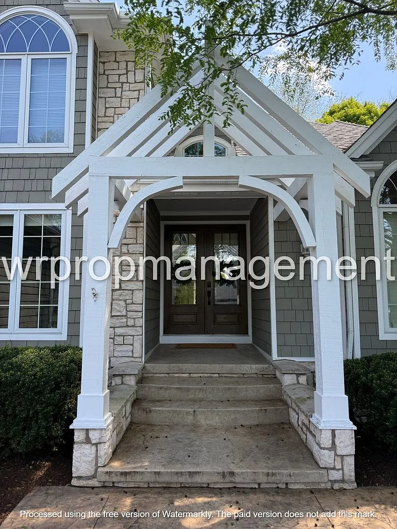 Building Photo - 1379 Castlebury Dr