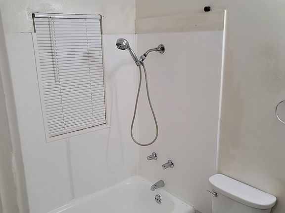 2nd image of 1001 5th St #6