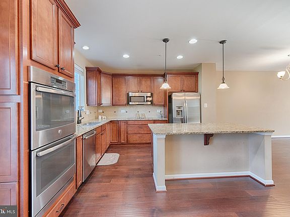 5th image of 1642 Livingston Dr
